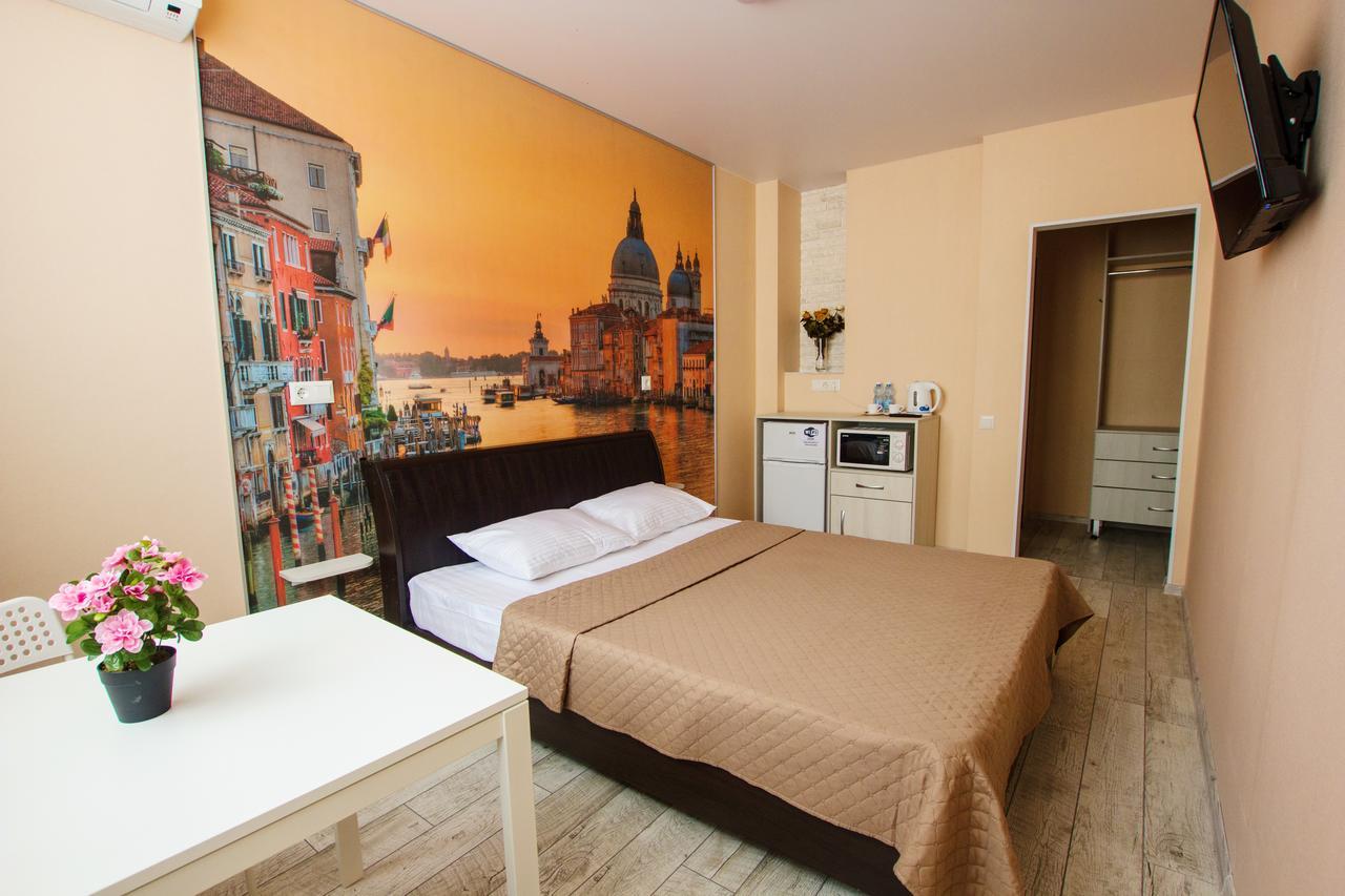 East Residence White Киев Екстериор снимка