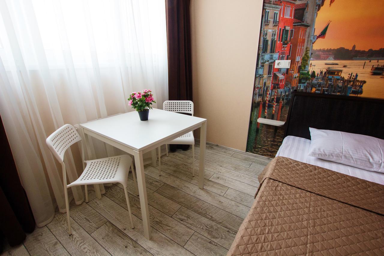 East Residence White Киев Екстериор снимка